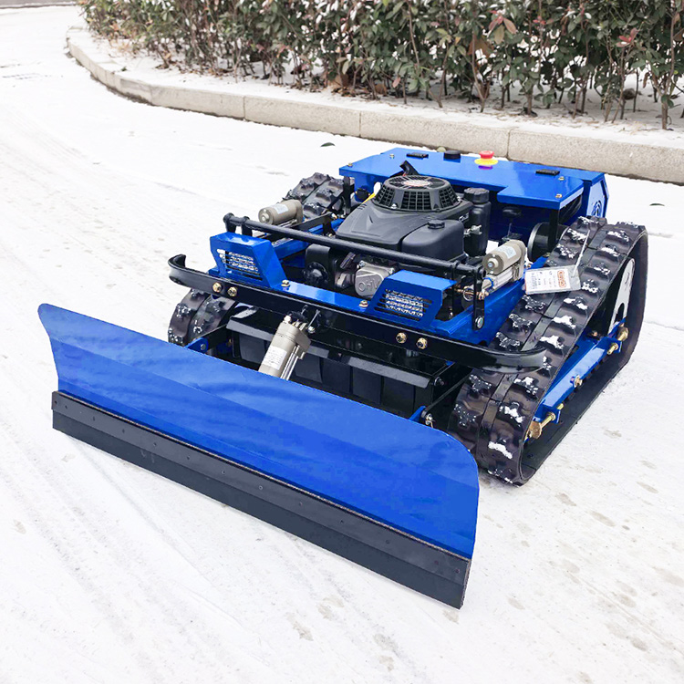 Маленькая газонокосилка