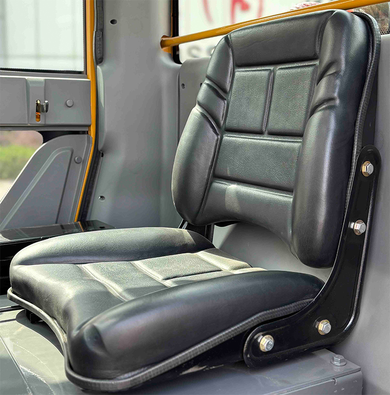 Construction Loader.jpg Construction Loader.jpg