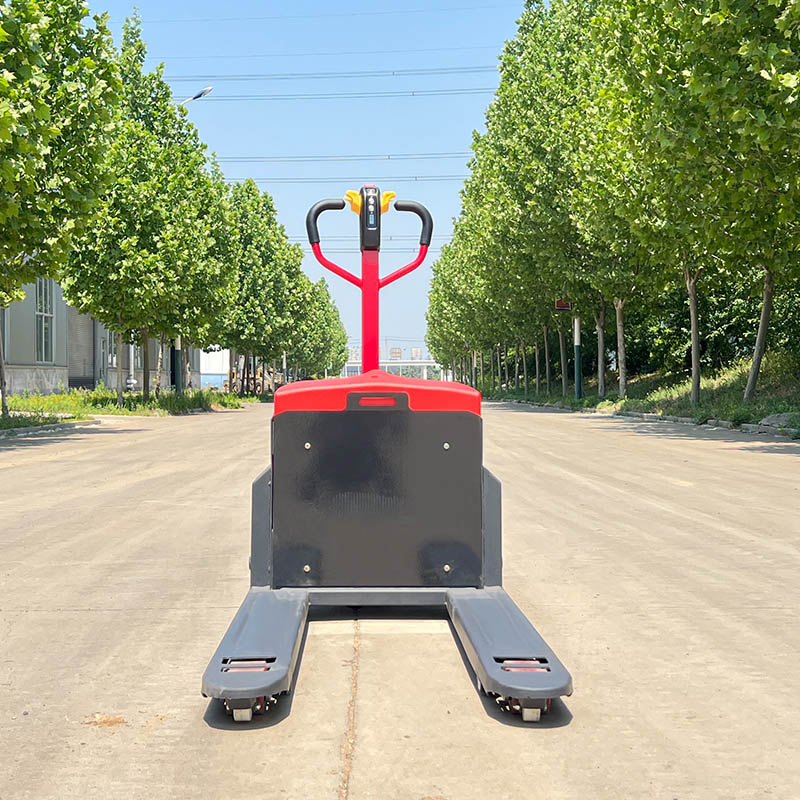 Manual forklift truck