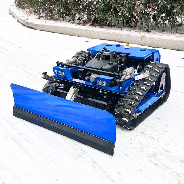 Маленькая газонокосилка